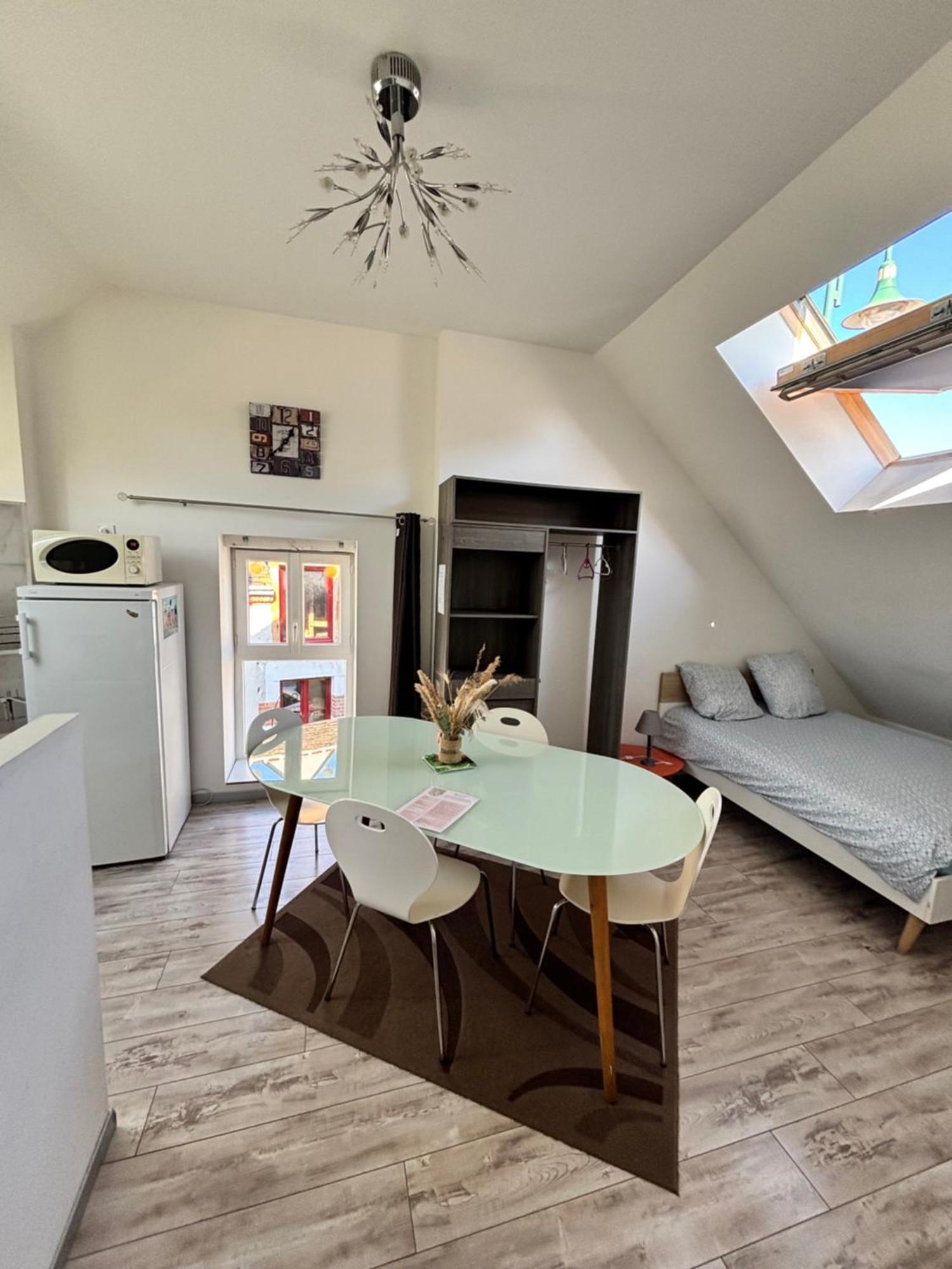 Ferienwohnung Au Velo Fleuri Bracieux Exterior foto